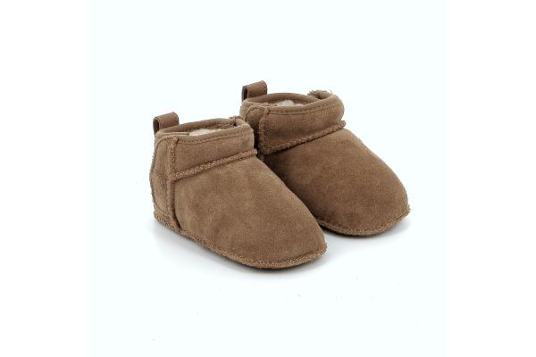 Παιδικό Αγκαλιάς για Κορίτσι UGG Baby Classic Ultra Mini  Χρώματος Καφέ 1157690I-CHE